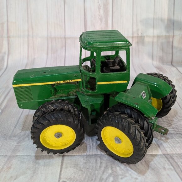 ERTL John Deere Articulated 8650 (?) 4-Wheel Drive Tractor W/Duals 1/16 Vintage - Picture 11 of 16